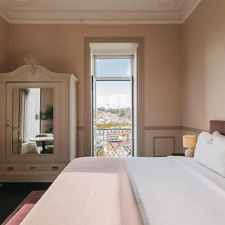Torel Palace בית הארחה 5*